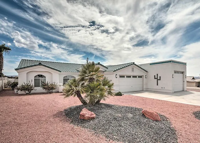 Pool, Patio & Views: Havasu Home! *