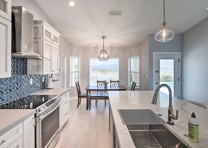 Holiday home Pool, Patio & Views: Havasu Home! *