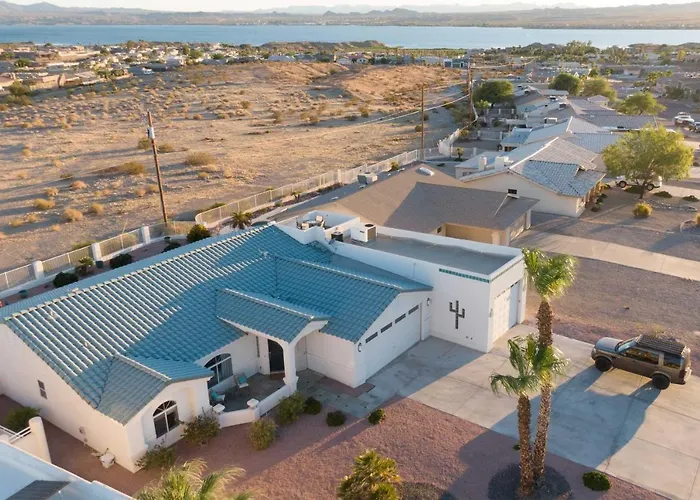 Pool, Patio & Views: Havasu Home! *