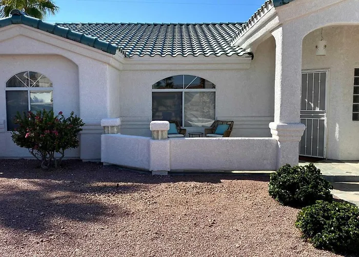 Pool, Patio & Views: Havasu Home! Holiday home